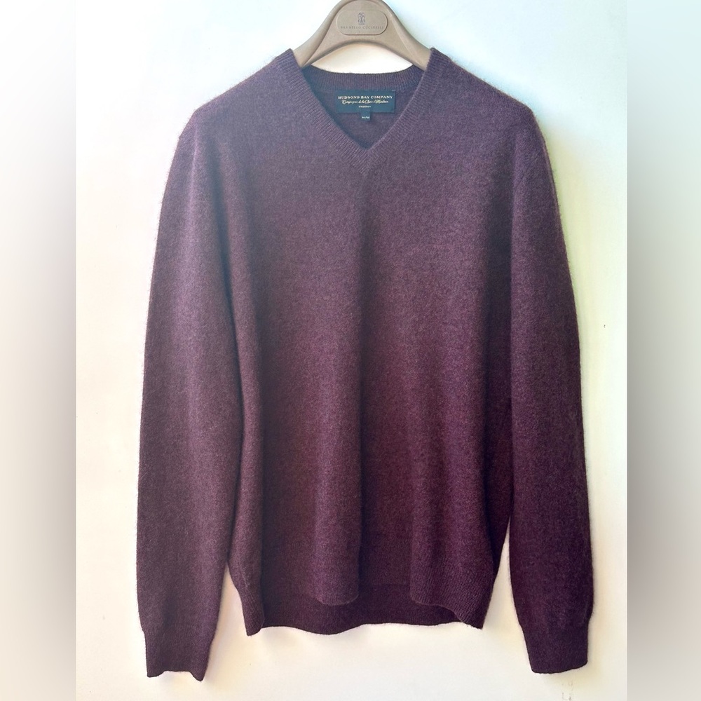 Like New 100% Cashmere Hudson’s Bay Company Men's V-Neck Sweater - Burgundy, M